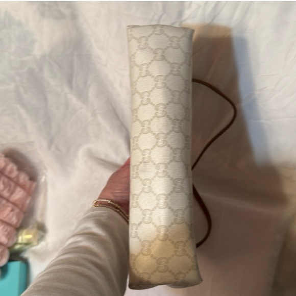 Gucci Plus Crossbody - Picture 5 of 10